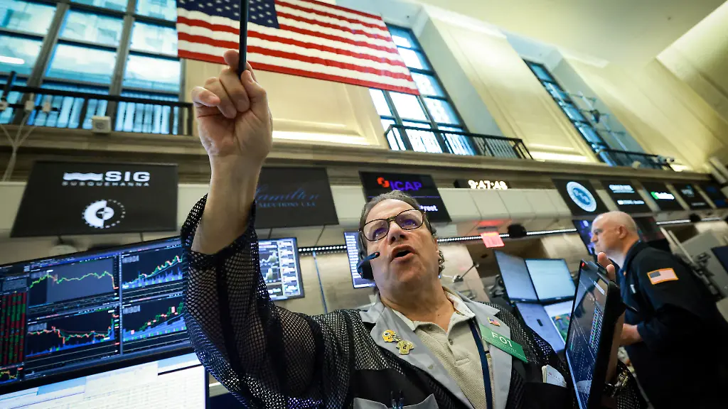 Nasdaq unter Druck: US-Anleger schichten aus dem Tech-Sektor um