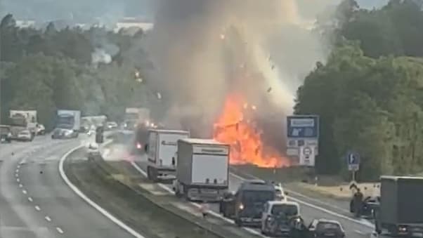 Explosionen auf der A6: Lkw-Brand führt zu Vollsperrung