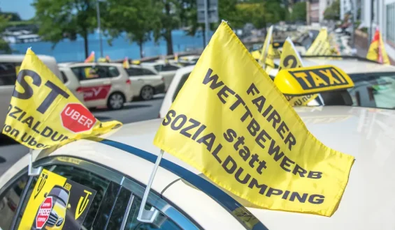 Taxiunternehmen gegen digitale Fahrdienstanbieter: Ein unfairer Wettbewerb?