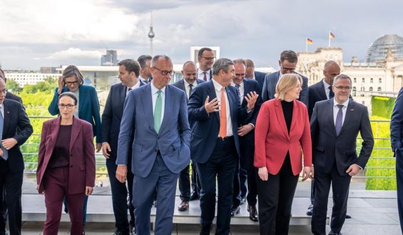 Reformgespräche im Kanzleramt: Koalition Verhandelt mit Sozialpartnern