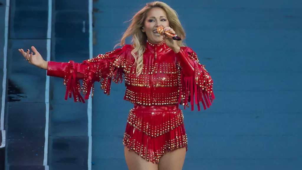 Helene Fischer kämpft mit Hitze bei Konzert in Frankfurt