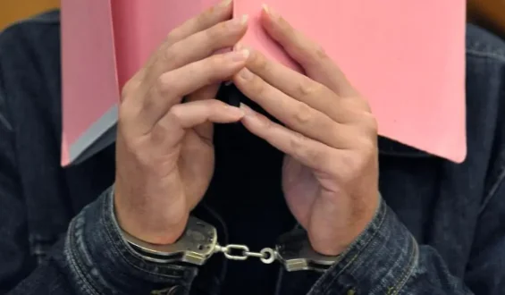 Verurteilung des ‘Maskenmanns’ in Frankreich