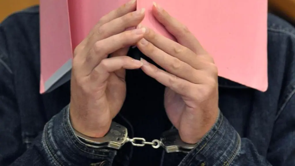 Verurteilung des ‘Maskenmanns’ in Frankreich