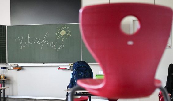 Rechte bei hohen Temperaturen: Was am Arbeitsplatz und in der Schule gilt