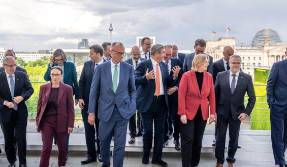 Politische Führung berät über Reformpläne mit Sozialpartnern