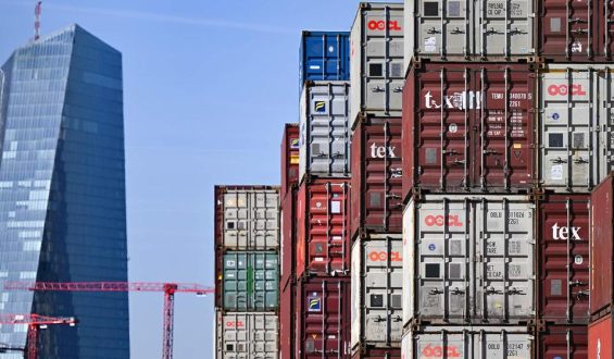 EZB hebt Leitzinsen an und testet digitalen Euro