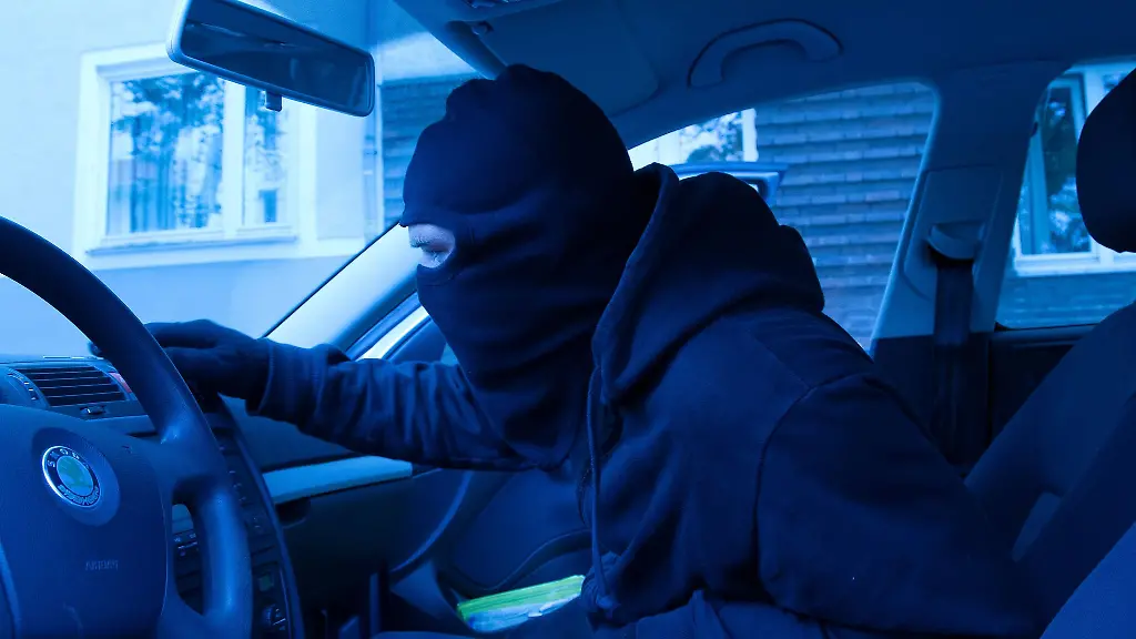 Gerichtsurteil im Fall eines Autodiebstahls und der Versicherungsproblematik