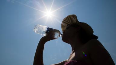 Effektives Outdoor-Sporttraining bei Sommerhitze