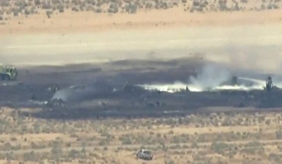 B-52-Bomber stürzt in Kalifornien ab