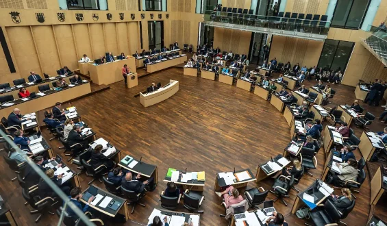 Bundesrat ermöglicht Reformen in Renten und Apotheken