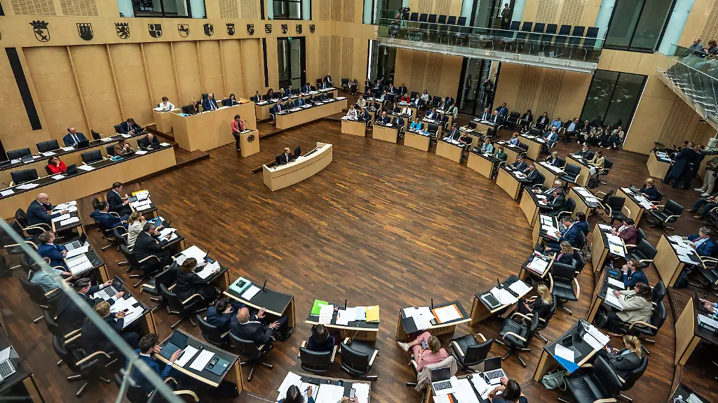 Bundesrat ermöglicht Reformen in Renten und Apotheken
