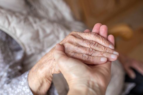 Pflegereform: Diskussionen und Widerstand