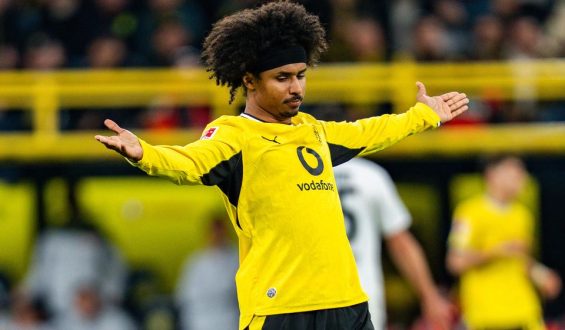 Karim Adeyemis Strafbefehl wegen Waffenbesitzes