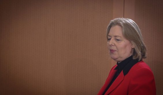 Sozialministerin Bärbel Bas über den Umgang mit Hass und persönlichen Angriffen