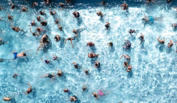 Polizei im Saarland löst Tumult in Freibad auf und untersucht Angriff auf Jugendlichen