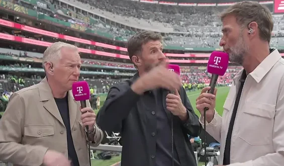 Müllers Reaktion auf die Rote Karte im Eröffnungsspiel