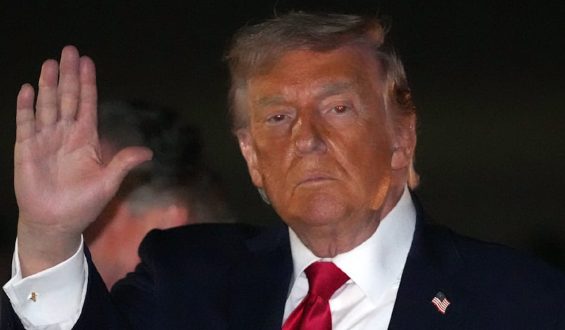 Trump droht dem Iran nach Angriffen