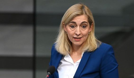 Warken kündigt mögliche GKV-Einsparungen an