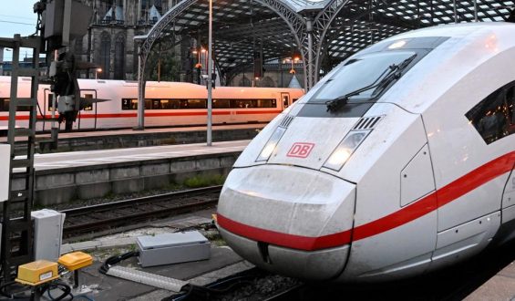 Zugverkehr wegen digitaler Funkprobleme bundesweit eingestellt