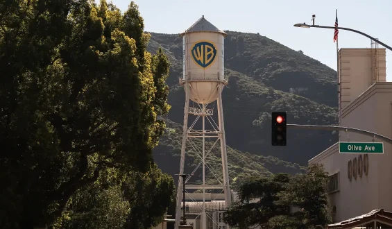 Klage gegen Warner-Übernahme durch Paramount Skydance erwartet