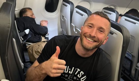 Randalierer auf US-Flug von Passagieren überwältigt