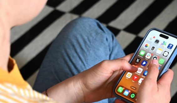 Kommission legt Empfehlungen vor: Altersgrenze für Social Media?