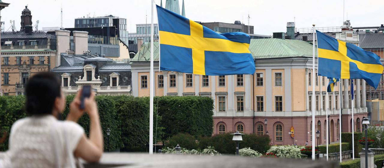 Schweden kehrt zu Bargeld zurück: Ein neues Gesetz verpflichtet Geschäfte zur Annahme