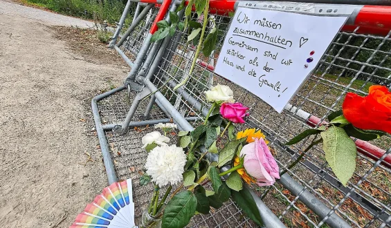 Debatte über Behördenversagen nach CSD-Anschlag in Berlin