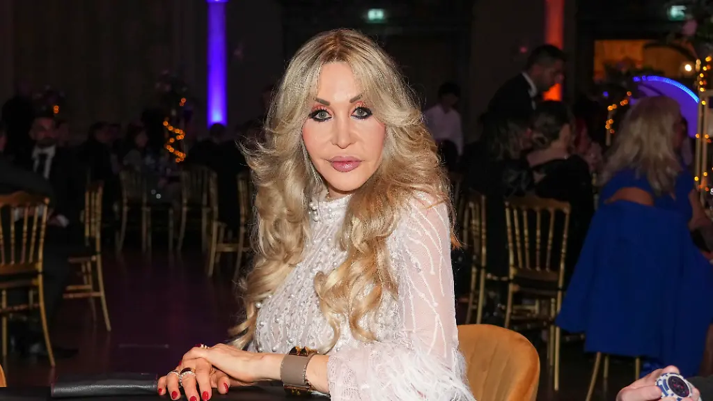 Ex-Pornostar Dolly Buster erleidet medizinischen Zwischenfall bei TV-Dreharbeiten
