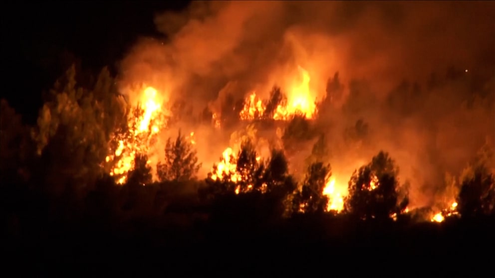 Waldbrände in Südfrankreich zwingen Tausende zur Flucht