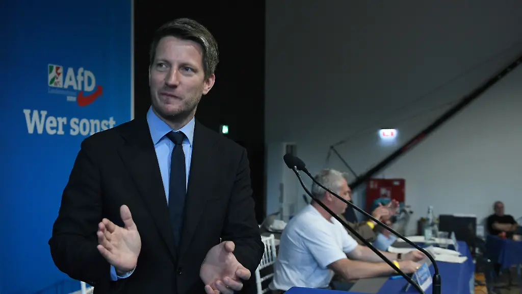 Machtkampf in der AfD: Bundesvorstand gegen NRW-Landeschef