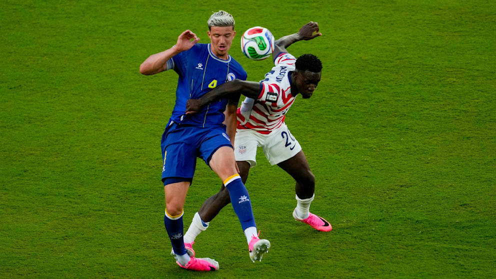 Diskussion über Rot für Balogun im Spiel USA gegen Bosnien-Herzegowina