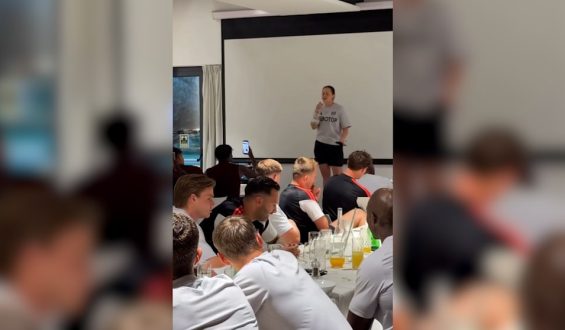 Überraschender Auftritt der Ernährungswissenschaftlerin beim FC Fulham