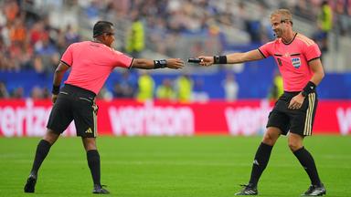 Kritik an Schiedsrichtern bei der Fußball-WM