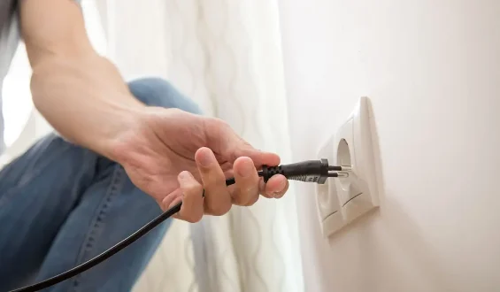 Energiesparen durch Ausschalten unnötiger Geräte vor dem Urlaub