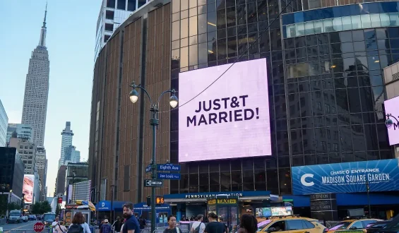 Überreste von Taylor Swifts Hochzeit: Verkauf durch New Yorker Künstler