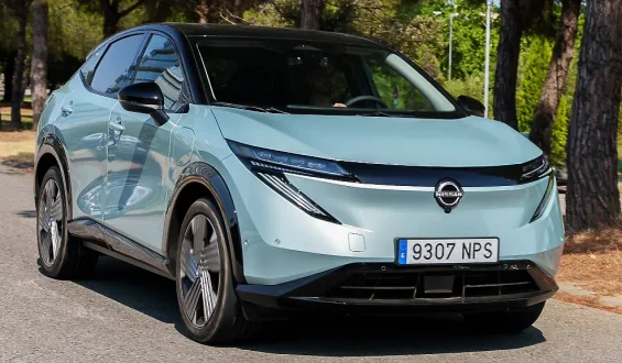 Nissan Ariya 4×2: Raumangebot mit hohem Verbrauch