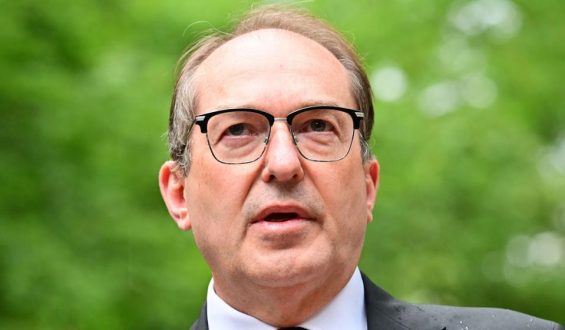 Umgang mit Gefährdern: Dobrindts Forderungen und Gesetzeslage
