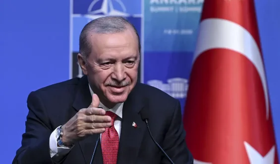 Erdogan beschenkt NATO-Gipfel-Teilnehmer mit Revolvern