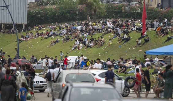 Massiver Ansturm von Migranten auf Ceuta