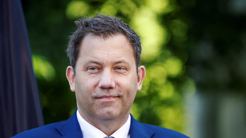 Klingbeil über pragmatische Lösungen bei Krankschreibungen ab dem ersten Tag