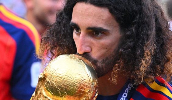 Die Tattoos des Fußballspielers Marc Cucurella: Ein Versprechen eingelöst