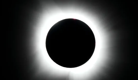Himmelsphänomene im August 2026: Sonnenfinsternis und Meteorströme