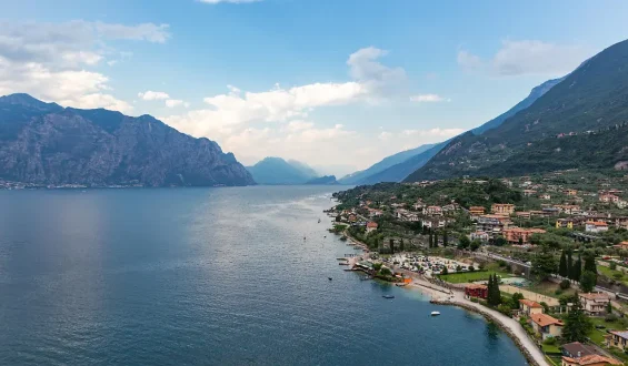 Deutscher Tourist stirbt bei Gleitschirm-Unfall am Gardasee