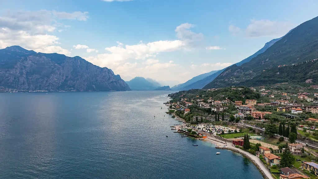 Deutscher Tourist stirbt bei Gleitschirm-Unfall am Gardasee