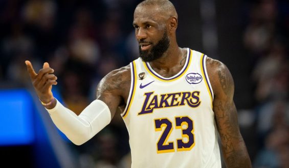 LeBron James wechselt von den Lakers zu den 76ers
