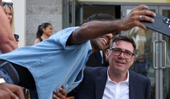 Die Herausforderungen der britischen Premierminister: Ein Jahrzehnt der Veränderung