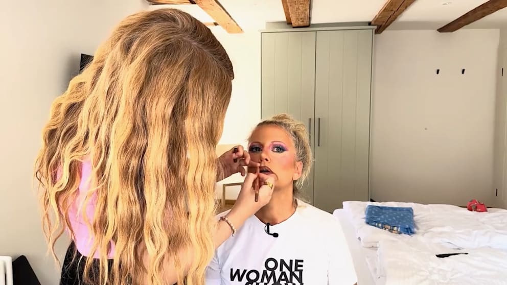 Barbara Schöneberger erhält neues Styling