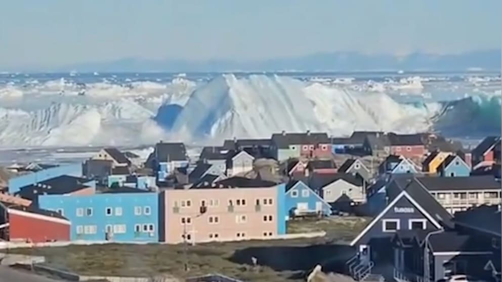 Spektakulärer Eisbergsturz vor Ilulissat
