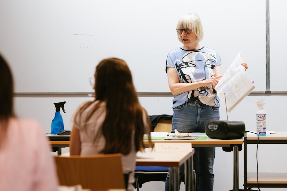 Volkshochschulen kritisieren Regierung für Kürzungen bei Integrationskursen